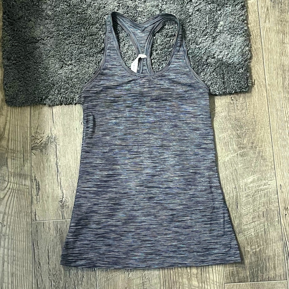 Lululemon nulu tank size 6